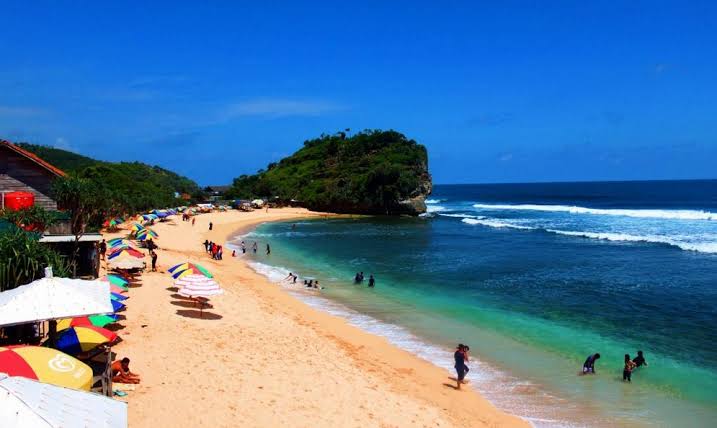 Menjelajah Pantai-Pantai Gunungkidul